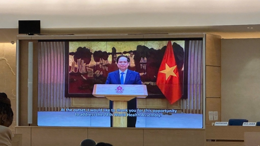 Vietnam commits to protecting people's health: PM